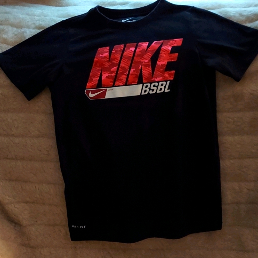 Nike T-shirt